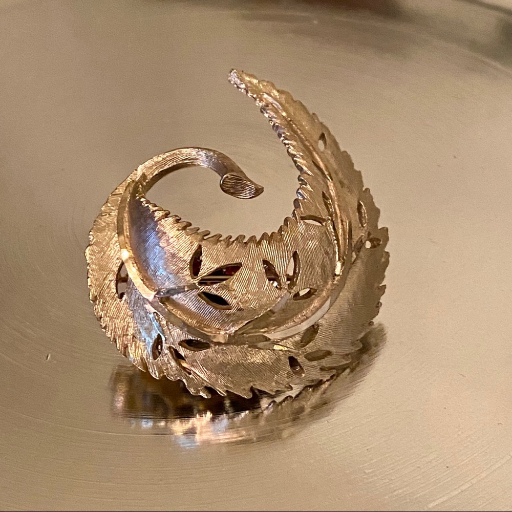Vintage • Signed BSK Gold-tone Swirl Brooch •EUC